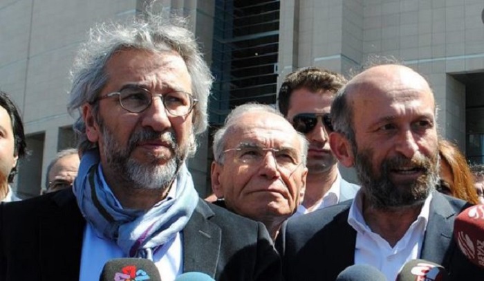 Journalisten Can Dündar und Erdem Gül zu mehrjährigen Haftstrafen verurteilt